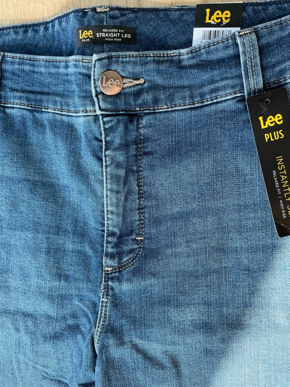 NWT! LEE Plus Relaxed Fit Straight Leg High Rise Slimming Jeans Women’s Size 18W - Picture 4 of 15